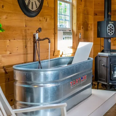Family Friendly Barndominium in Amish Country (Sleeps 8)