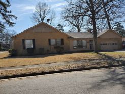Ida's Oasis  near JRMC Hospital ,  Pine Bluff Country Club & Restaurants .