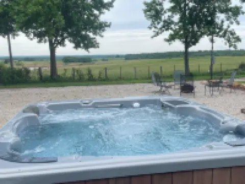 The Jadwin House LLC, Located in Jadwin, Missouri, sleeps 14 guests. Hotels in Dent County