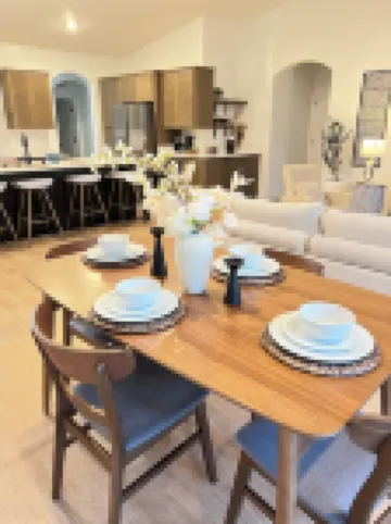 Luxurious 2BR/2BA Modern Getaway in Bakersfield