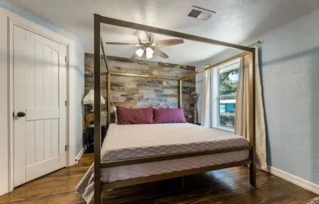 Lakefront Retreat Private Dock and Bonus Guest House