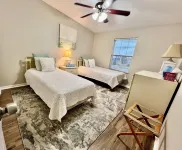 Waterfront home with Gulf access, come stay at “El Logrado” at the Gulf