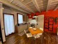 Residence dei Frutti-The Pomegranate-bright apartment a stone's throw from the squares