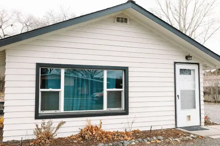 The Study - An Ode to Literature - 1 bedroom beautiful home