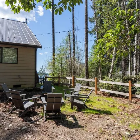 Gorgeous Lake View! HotTub & FirePit & Lake access & King beds