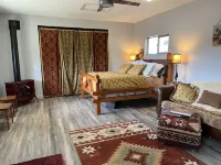 Lovely cottage on horse farm with petting zoo and trails