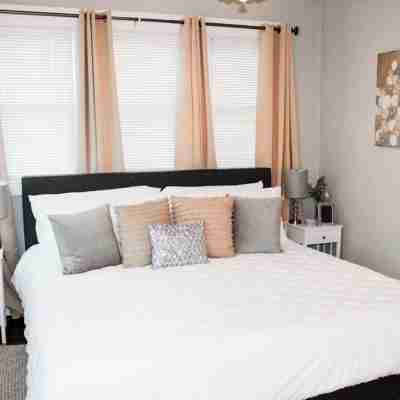 3 Bedroom Cozy Home with the Perfect Patio Rooms