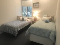 Seaside Apartment - Tranquil and Elegant Apartment Close to Beaches