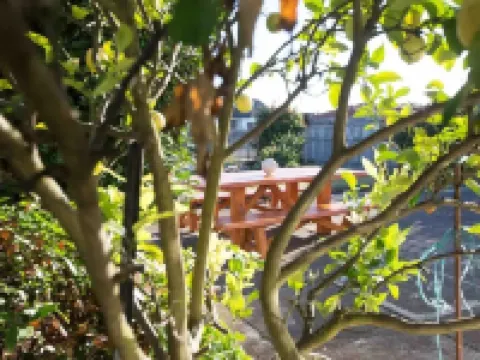 The Red Door - 1 Bedroom Studio and Bfst โรงแรมในUlverstone