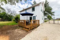 Charming 2-bedrm home in the heart of Liberty Hill Hotels in Liberty Hill