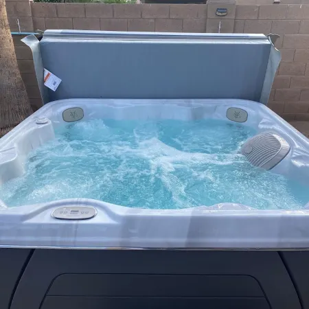 ~Heated Pool/Spa, King Bed, Amazing Backyard & Location! Hiking, Biking, Parks