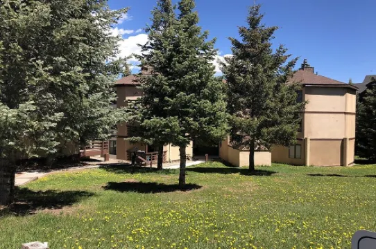 Cozy 2/2 Condo 2 Blocks From the Bike/ski Resort and Lifts