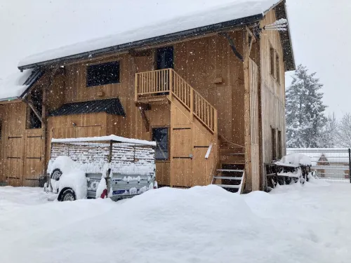 Self-contained apartment in Morillon Village, 200m from the cable cars Hotels in Morillon