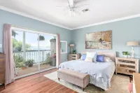 Top Floor at Sunset Point on Lake Martin!