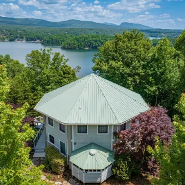 Lower rates/flexible calendar Waterfront Home w/ Private Dock and Mountain Views