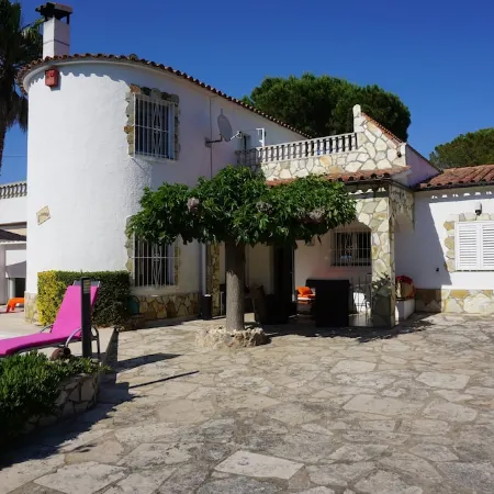 ESCALA, 5 minutes walk beach, VILLA STANDING160 habitab m2 / WIFI / WDM POOL