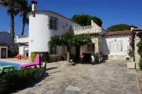 ESCALA, 5 minutes walk beach, VILLA STANDING160 habitab m2 / WIFI / WDM POOL - Wifi