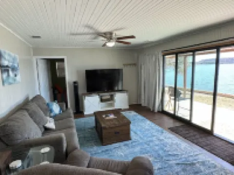 Amazing Views, Great Fishing and Huge Dock Make This the Perfect PK Get-Away. Hotels in Stephens County
