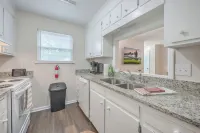 Relax Near Downtown Charleston and Beaches