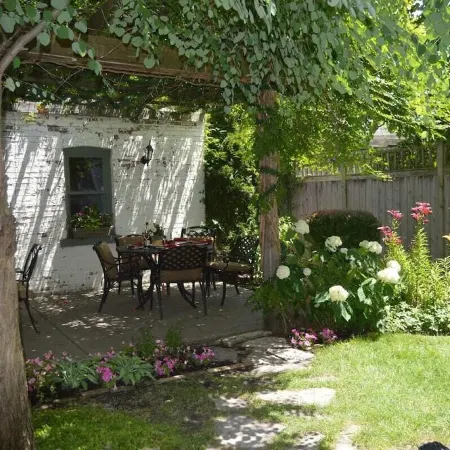 5 Bedroom Wrigleyville experience right by stadium