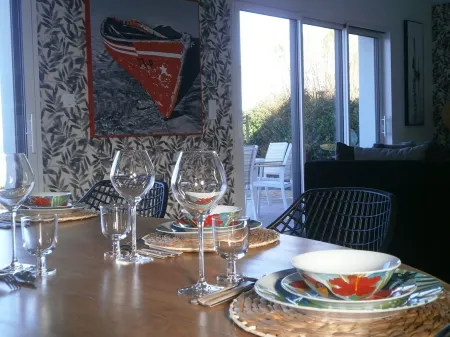 West cape; 100m beach; Batz island view;jacuzzi;wifi. Отели в г. Сантек