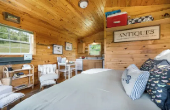 Montana cozy cabin with million $ views of Flathead Valley, 30 miles to Glacier