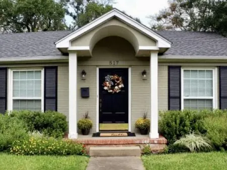 The Azalea Cottage, Bergfeld Park! Отели в г. Тилер