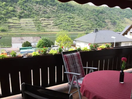 Ferienwohnung Unter dem Schild Отели в г. Майен-Кобленц