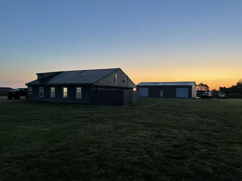 The 784 LodgeHyde County Outdoorsman Retreat