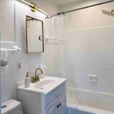 Southeast Suite / 1BD/1BA Apt near UE Rooms