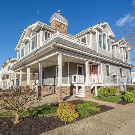 Dog Friendly Townhome in the heart of Stone Harbor