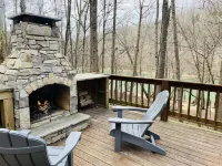 Mountain Log Cabin on Dale Hollow Lake/ Obey River