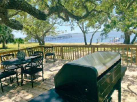 Sunsets & Serenity: Tranquil Waterfront Escape on the Ochlockonee in Panacea
