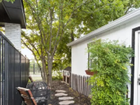 Tiny house at Gold Farm Hotels in Fairview