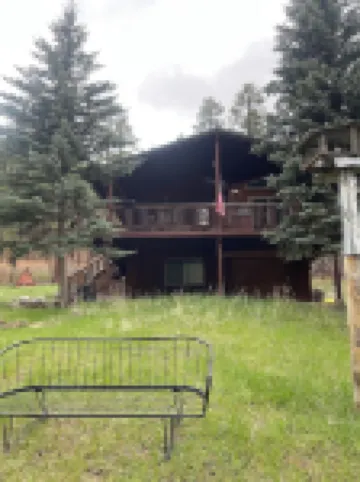 Cozy Weekend Getaway! Enjoy many things in the surrounding area!