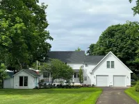 Quaint historic home in the heart of Bemus Point Village- a stroll to the water!