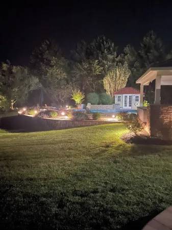 North Fork Family and Friends Getaway.  Great Location Отели в г. Лорел