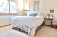 Spacious, Clean Home in Town w/ King En Suite & Hot Tub