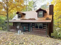 Emerald Woods 2 bedroom 2 bath Sleeping 6 in the Heart of Pigeon Forge - Chalets