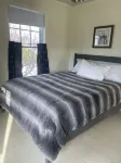 Bright and Airy Beach House-close to beach and inlet for paddleboard/kayaking