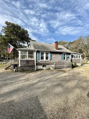 CapeEscape - Steps to Beach & Pelham House Отели рядом с достопримечательностью «Парк Си Вью»