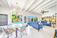 Heated Pool+HotTub! OutDoor Kitchen+Close 2 Beach!