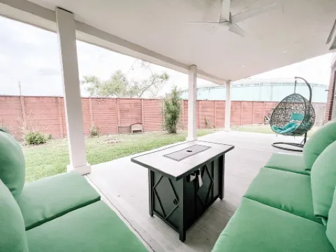 Beautiful/Spacious house Отели рядом с достопримечательностью «Маркет сквер эт Элдридж»