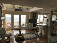 Oceanfront Villa, A/C, Cable TV, Free WiFi, 2 Decks, Outdoor Grill, Pet-Friendly