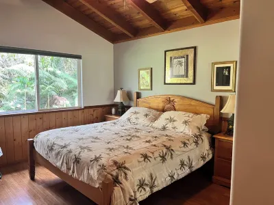 Craftsman Cottage on 6 forested acres