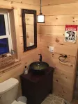 Perfect Benezette Cabin.  Nestled in the Woods, Yet Close to Attractions.  .