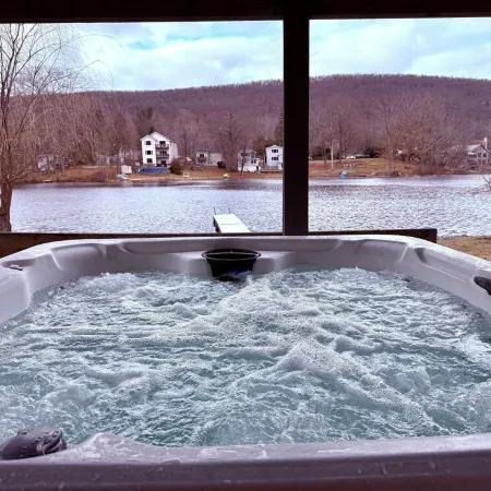Waterfront Home with Hot Tub, Kayaks, and Fast Wifi