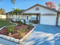 Charming 3-bedroom house with a Pool, AC, WiFi in awesome Orlando Hotels near Garden Center at The Home Depot