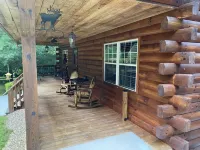 Carolina CREEKSIDE Cabin - Fire Pit & HOT TUB on the Creek - Easy Access