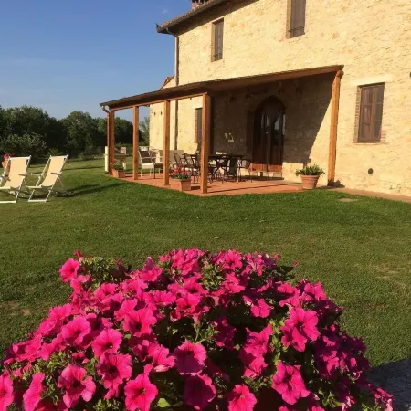 TYPICAL FARM HOUSE WITH POOL IN CHIANTI NEAR SIENA, FLORENCE .. Отели рядом с достопримечательностью «Chiesa di Santa Maria Assunta»